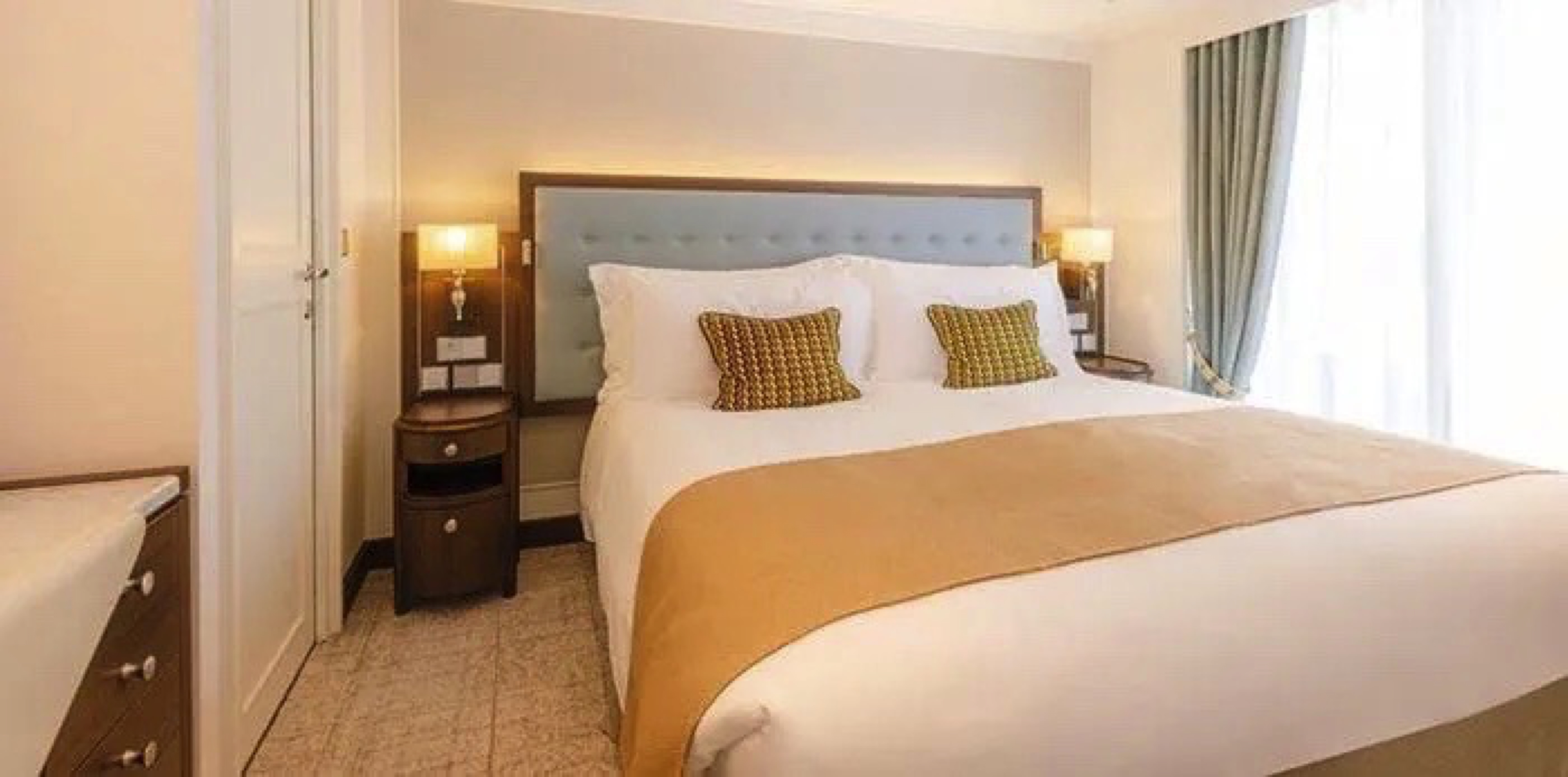 Single Suite with Balcony